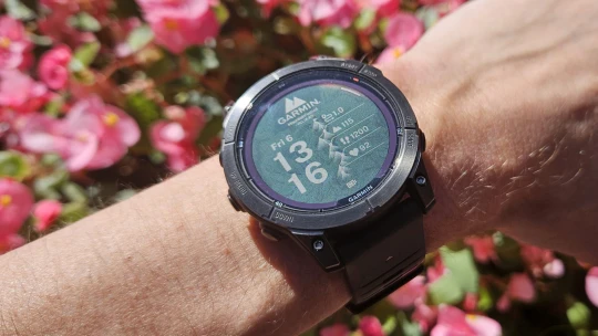 Középkategóriás Ferrari a csuklón: Kipróbáltuk a Garmin új sportóráját