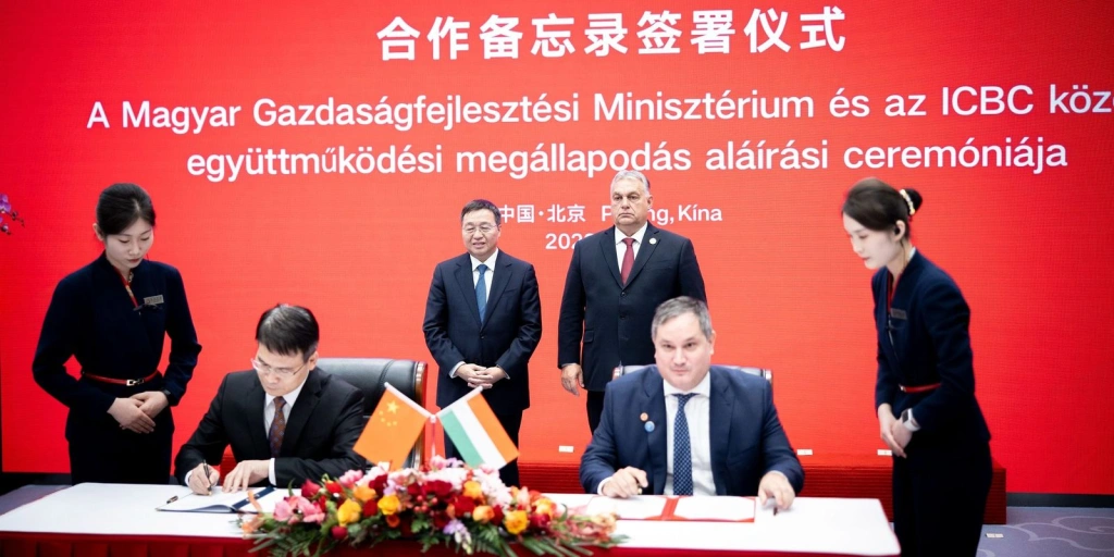 Magyarországra csalogatja a legnagyobb kínai bankot a kormány