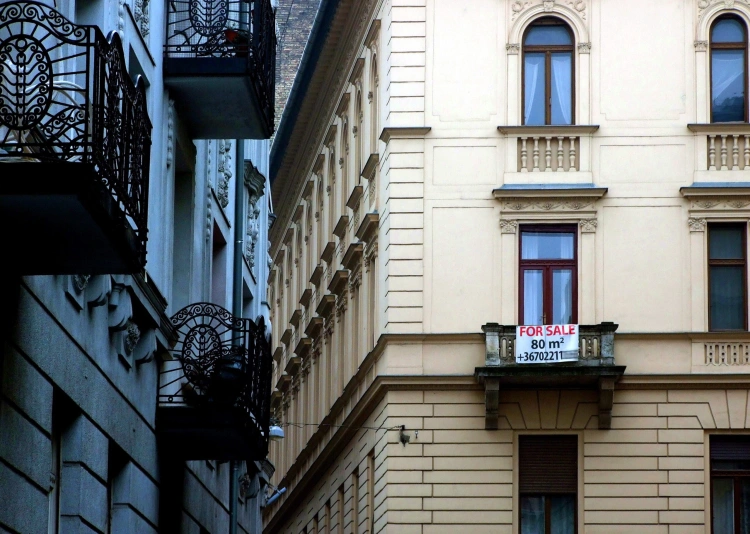 Nagyot fékeztek az ingatlanárak Magyarországon
