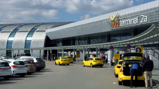 Nagy fejlesztések: ez történik az eladás előtt álló reptéren