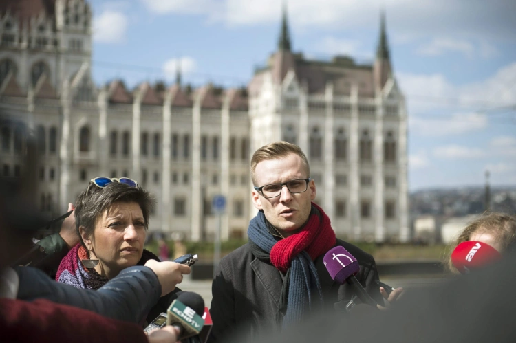 Budapesti iskolaigazgató volt, most takarít – Dániában