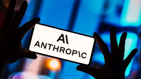 A fegyvergyártók elkezdik eltávolítani az Anthropic mesterséges intelligenciáját