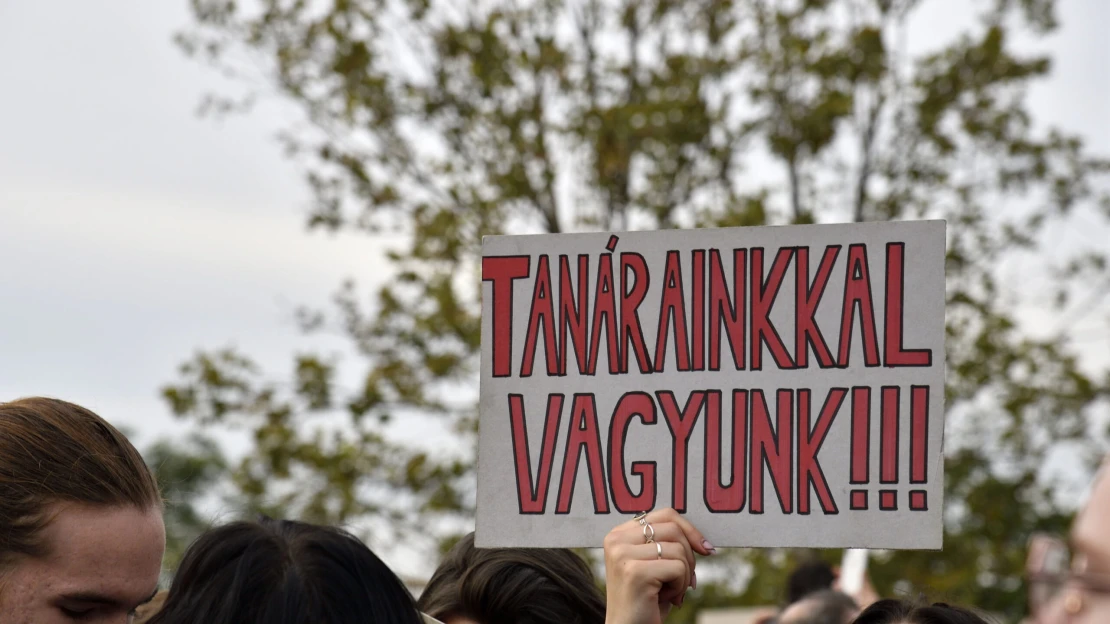 Visszajáró: jönnek az EU-s pénzek, mégsem nőnek a tanárbérek, de lesz két jó hetünk