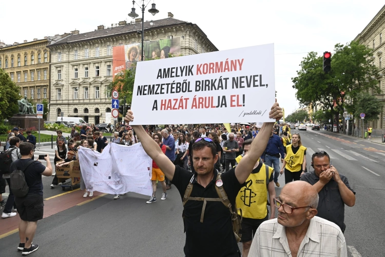 Itt vannak a számok: ennyit keresnek a pedagógusok január elsejétől