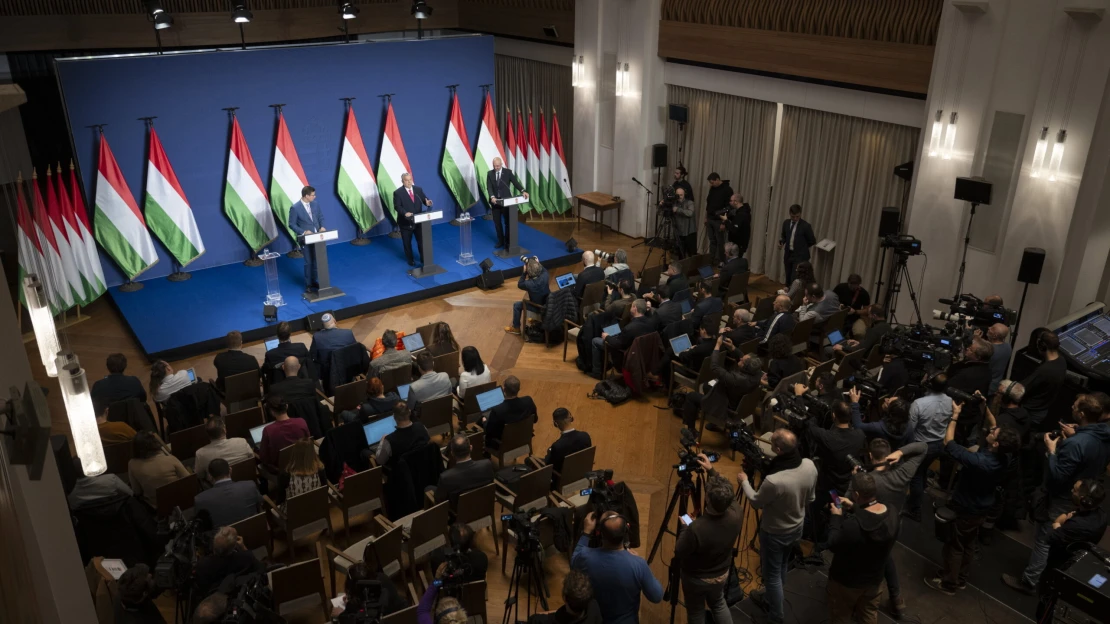 Tanári béremelést és a nyugdíjak esetleges emelését is megígérte Orbán