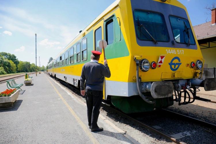 Brutális összegért vásárolnák ki Lázár Jánosék a Strabag üzletrészét a GYSEV Zrt.-ből