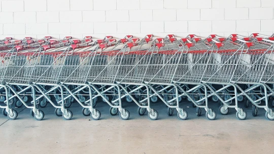 Az egyik legnagyobb szupermarket is úgy döntött, hogy nem kér december 24-éből – de lesznek kivételek