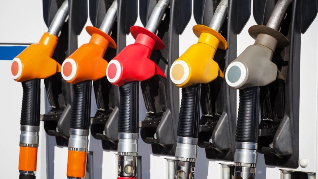 Meddig engedik el a benzinárakat? Figyelmeztetés jött a kormánytól