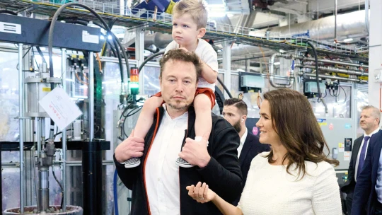 Kínosnak nevezték alkalmazottai Elon Muskot, kirúgták őket a SpaceX-től