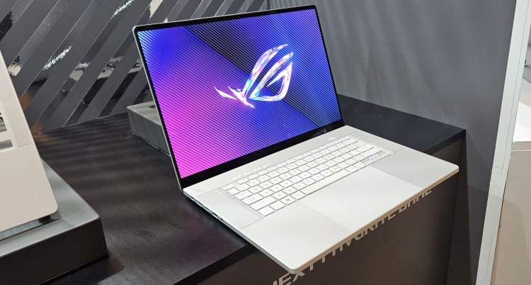 Repülő autó, UFO kávéfőző, átlátszó tv, nyújtható telefon és mindent átszövő mesterséges intelligencia: Tombolt az innováció a tech gigaexpón!_55