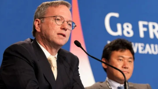 Ukrajnában járt a legendás Google-vezér, most lopakodó katonai drónokban lát nagy üzletet