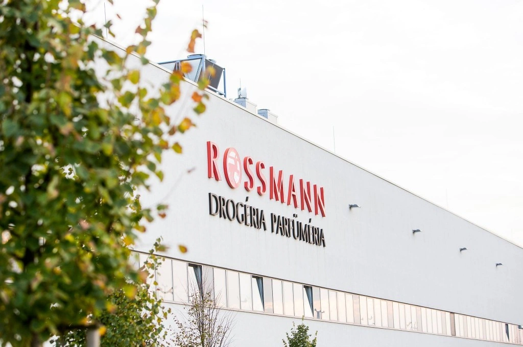 Húszmilliárdos beruházásba kezd a Rossmann Üllőn