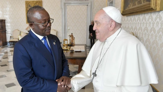 Ferenc pápa megértő még a homofób afrikaiakkal is