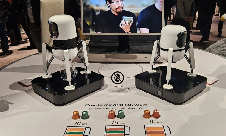 Repülő autó, UFO kávéfőző, átlátszó tv, nyújtható telefon és mindent átszövő mesterséges intelligencia: Tombolt az innováció a tech gigaexpón!_22