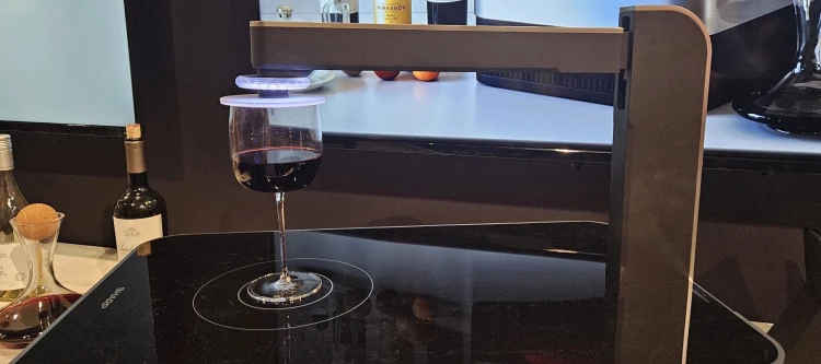 Repülő autó, UFO kávéfőző, átlátszó tv, nyújtható telefon és mindent átszövő mesterséges intelligencia: Tombolt az innováció a tech gigaexpón!_14