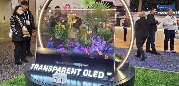 Repülő autó, UFO kávéfőző, átlátszó tv, nyújtható telefon és mindent átszövő mesterséges intelligencia: Tombolt az innováció a tech gigaexpón!_11