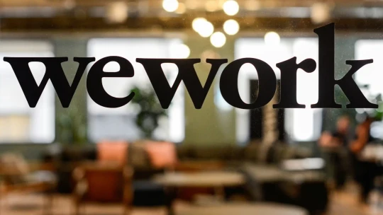 Hiába jelentett csődöt a WeWork, visszavásárolná magát a bukott exvezér