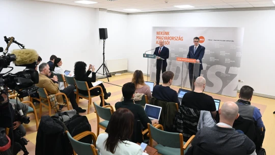 Gyorsan lezongorázzák: ekkor választják meg Novák utódját