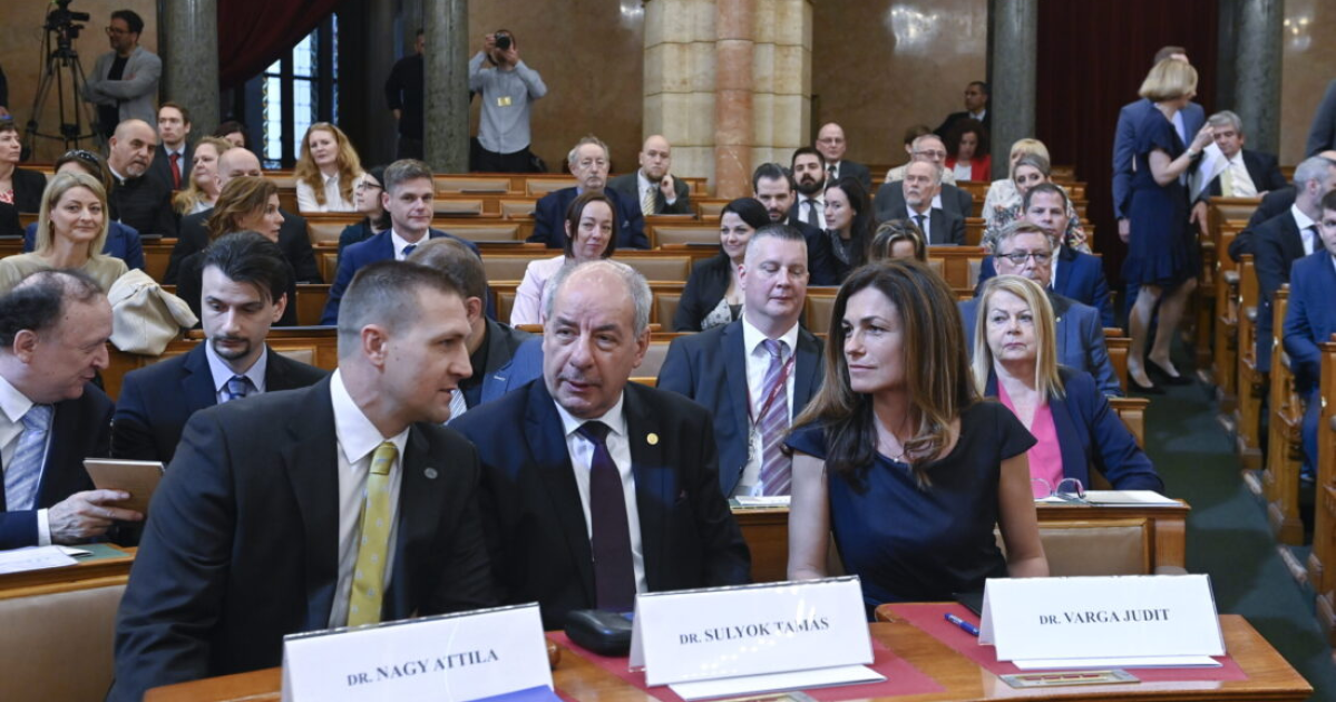 Sulyok aláírta, hatályba lépett a Pride betiltásáról szóló törvény