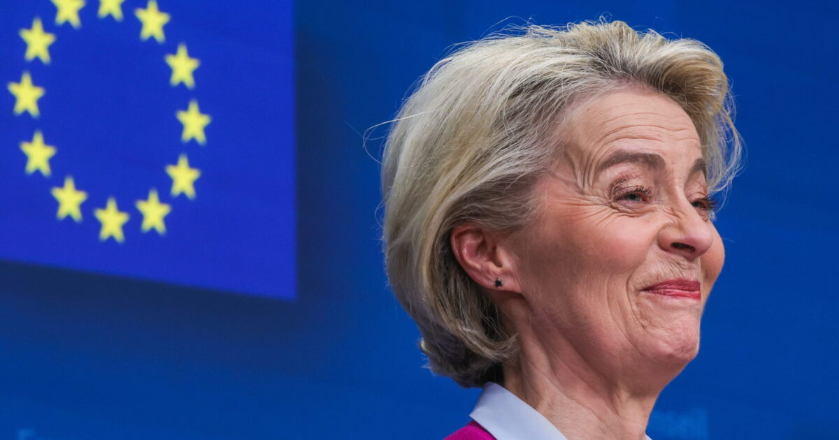 A szuverenitásvédelmi törvény miatt is visszatarthat forrásokat az EU