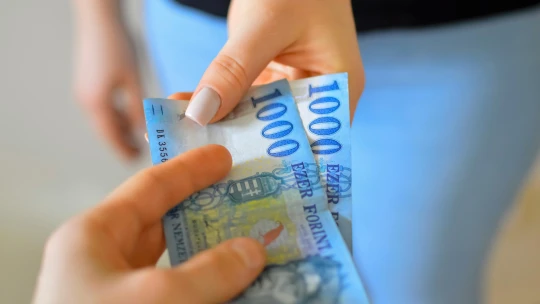 Vegyesen indult a kedd reggel a váltókban