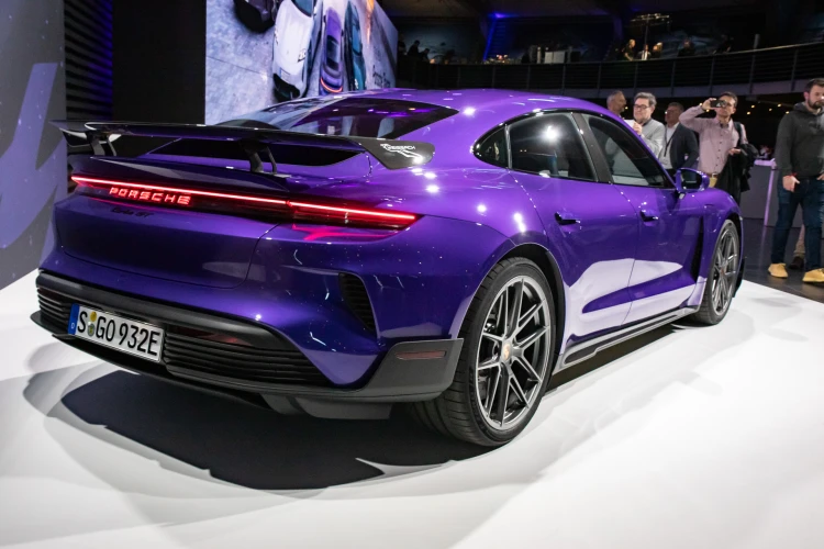 A 800 milliárdos gyár – így fordul rá a zöld és AI-vezérelt jövőre a Porsche_19
