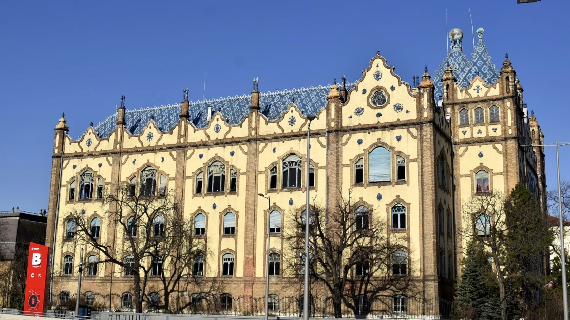 Százmilliókért újítja fel egy négy hónapos, dolgozók nélküli cég a Stefánia úti palotát
