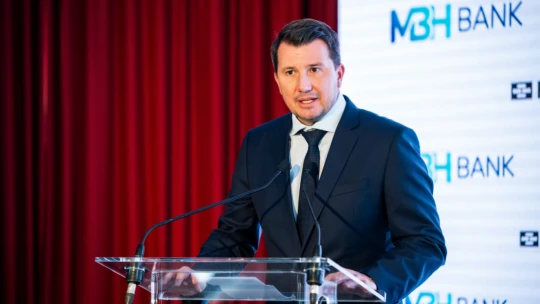 Brutális sebességbe kapcsolt Mészáros bankja tavaly