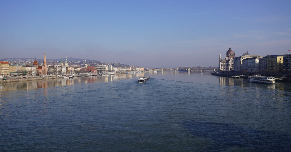 Árad a Tisza, apad a Duna