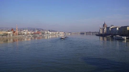 Árad a Tisza, apad a Duna