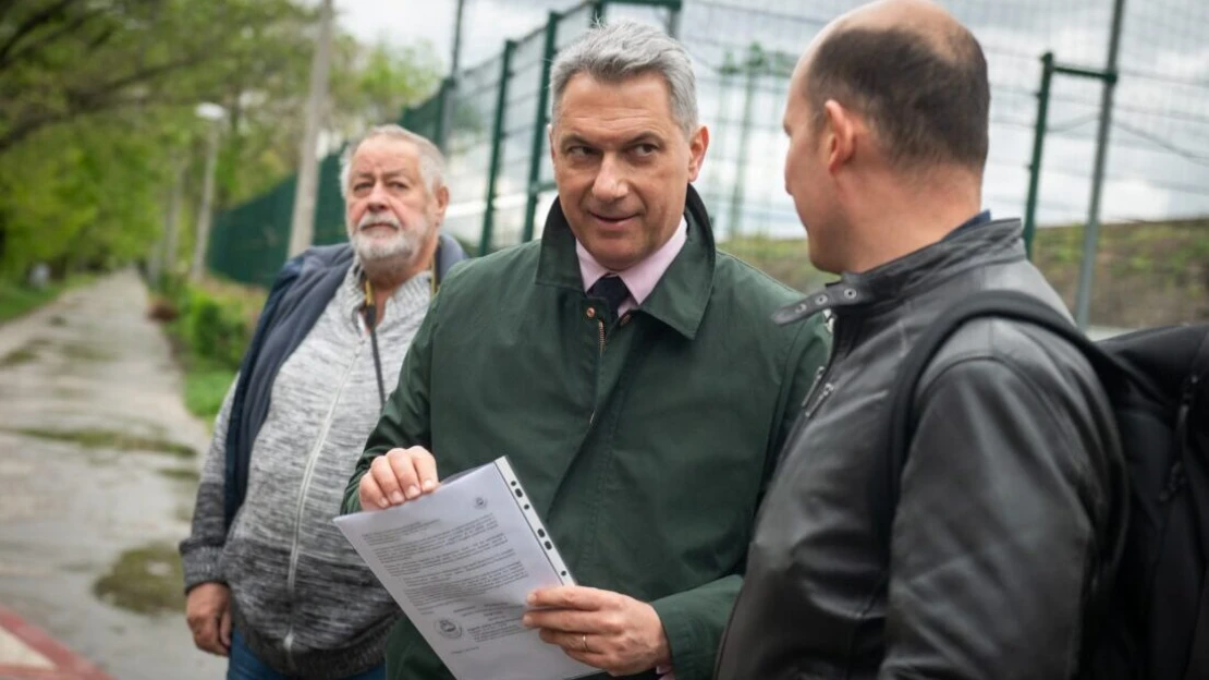 Lázárinfó: Jön a Késési biztosítás. Mutatjuk a részleteket!