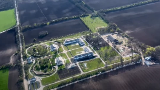 Videó: szépül az Orbán család hatvanpusztai birtoka – A pálmaház után más is épül