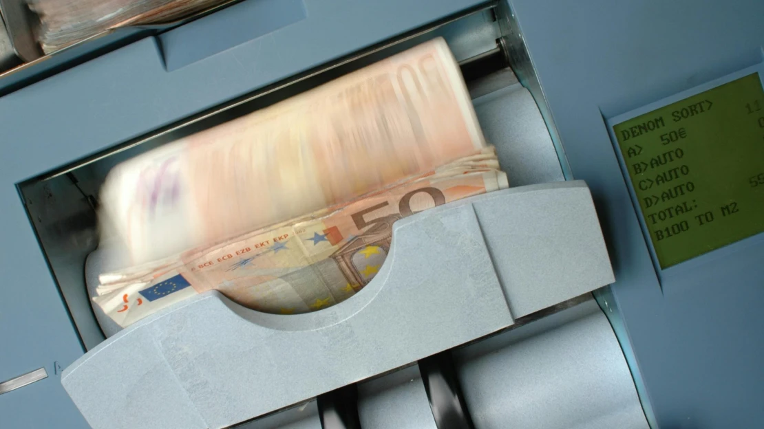 Nemsokára visszatér a 420 forint körüli euró