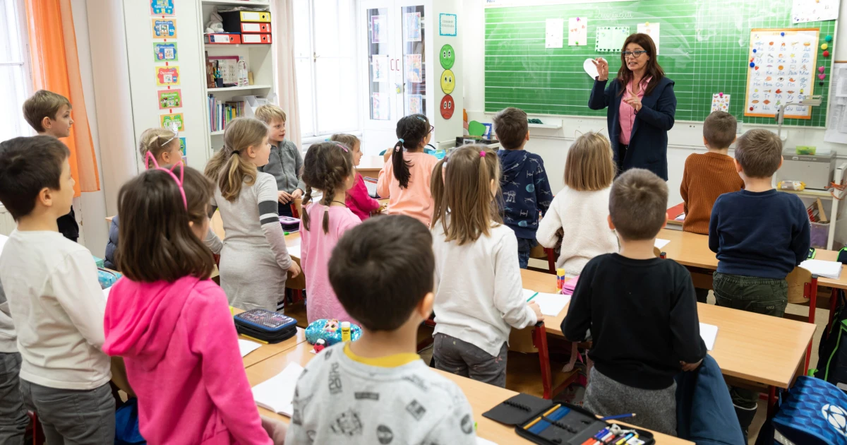 Máris jelentős munkaerő hiányzik a következő tanévhez