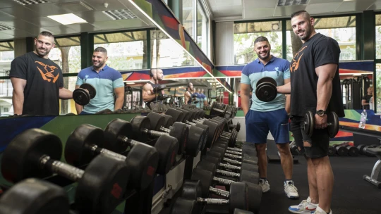 Ötvenes kar, félmillió Tiktok-követő – egy kispesti konditeremből