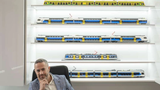 Ötszáz kilométert zakatol egy töltéssel
