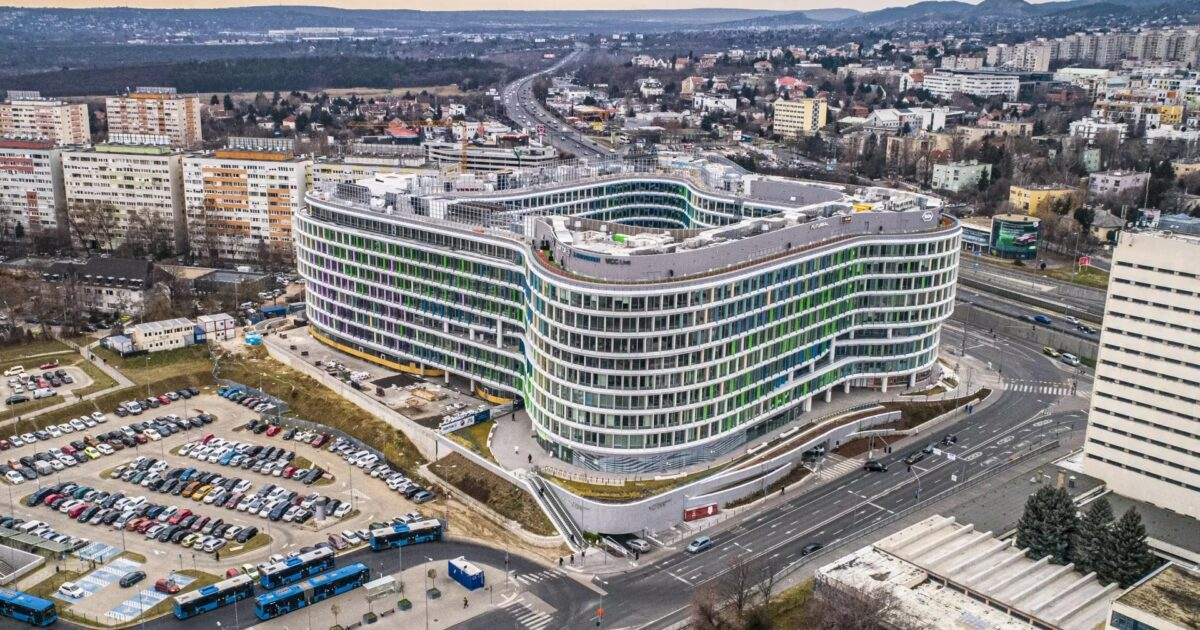 Kivásárolták a befektetőket: újra alapítói kézen a negyedik legnagyobb hazai magánkórház