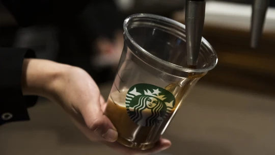 Tízmilliárdos biznisz a Starbucks, pedig „olcsóbb”, mint a kisebb belvárosi helyek – mi sem hittük el