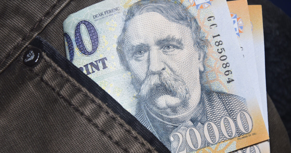 Már 408 forint fölé is benézett az euró