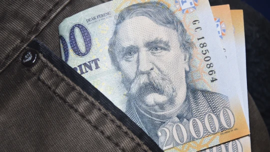 Milliós fizetések három ágazatban is. Mutatjuk, hogyan keresel az átlaghoz képest!