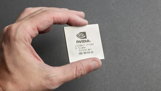 Úristen, miért esett vissza a tizedére a világ legforróbb részvénye?