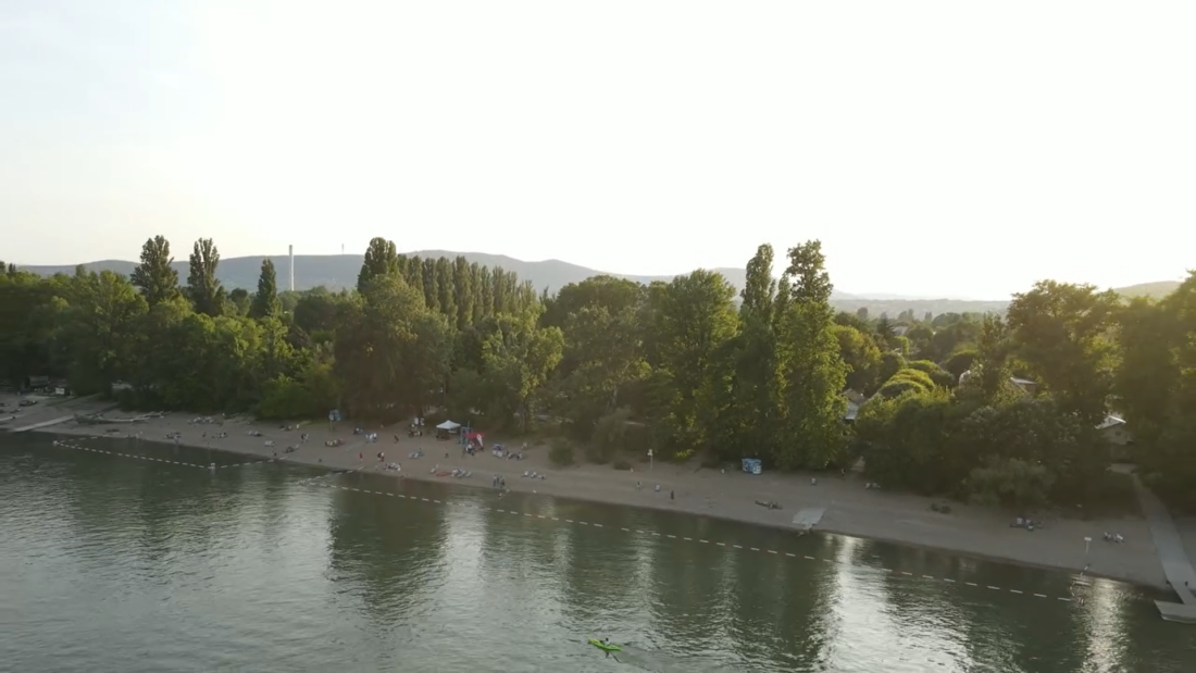 Megnyílt Budapest egyetlen ingyenes Duna-parti strandja