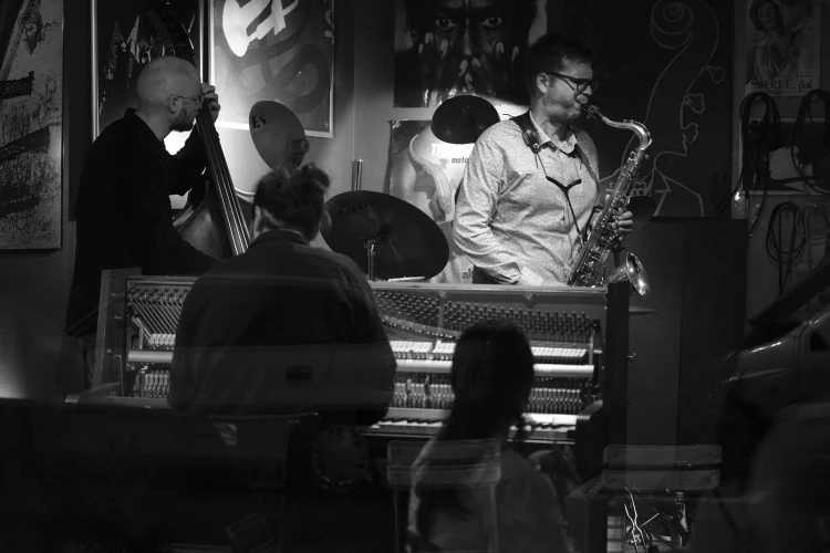 Fotósként szeretett bele a jazzbe, megalapította a legnagyobb jazzfesztivált Budapesten, és most külföldre viszi a magyar tehetségeket_6