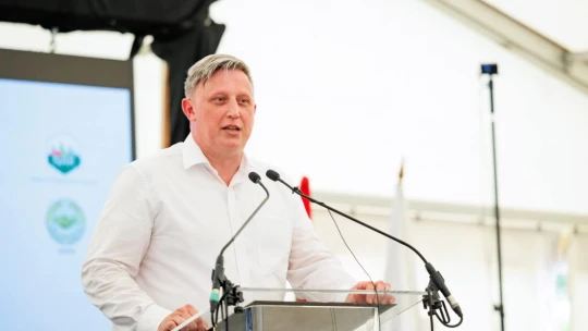 Lemondott a fideszes politikus, miután tettlegességig fajult a vitája egy nővel