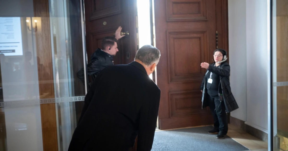 Gigantikus devizahitel-felvételt tervez az Orbán-kormány