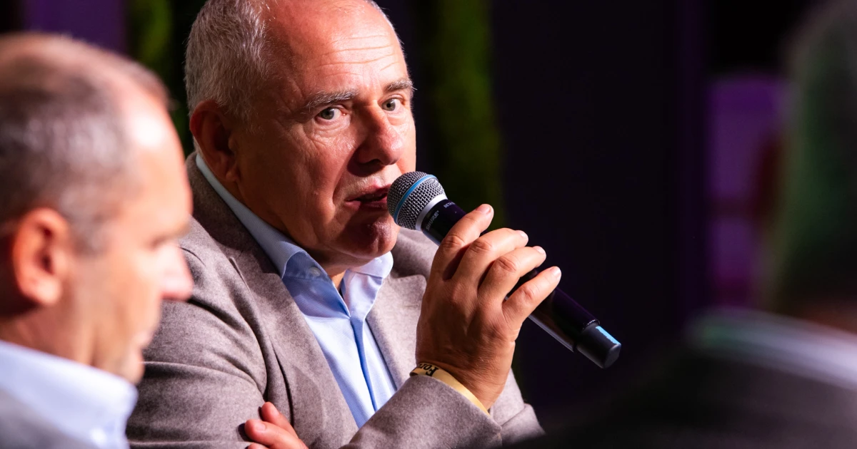 Két és fél év börtönbüntetést kér az ügyészség az egyik leggazdagabb magyarra, Varga Zoltánra