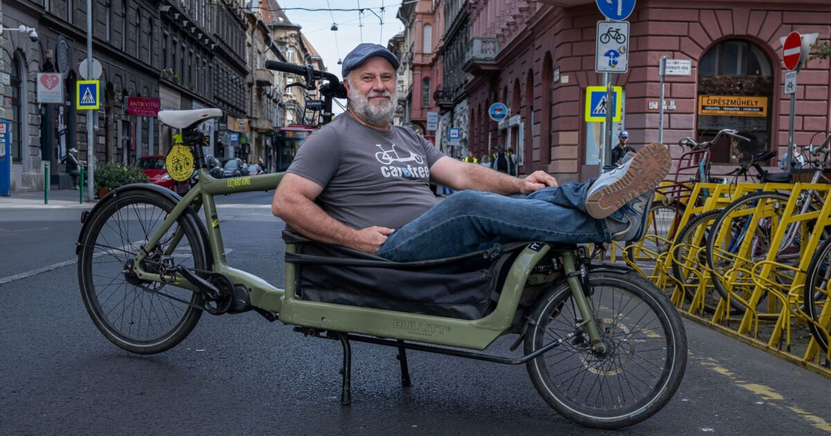 A budapesti kerékpárosok jól ismerik a KRESZ-t, a rolleresek nem bunkók