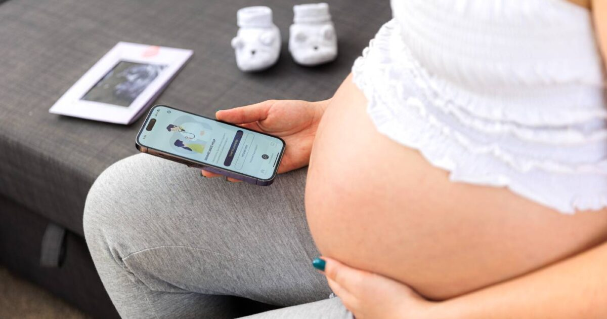 A magyar app, ami ingyen segít, ha bármilyen tünetünk van, de még a szülés idejét is kiszámolja