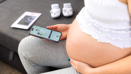 A magyar app, ami ingyen segít, ha bármilyen tünetünk van, de még a szülés idejét is kiszámolja