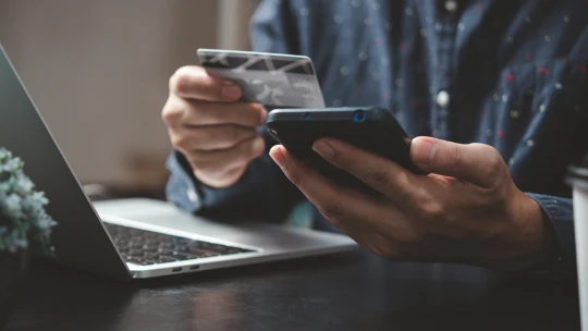 Újabb téves levonások és para az Apple Pay-nél